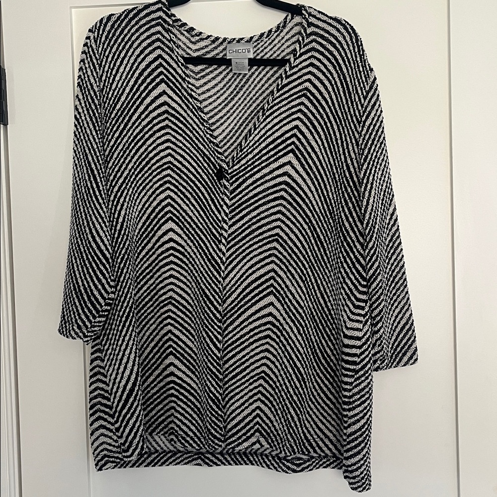Chico’s black and white woven cardigan - size 3